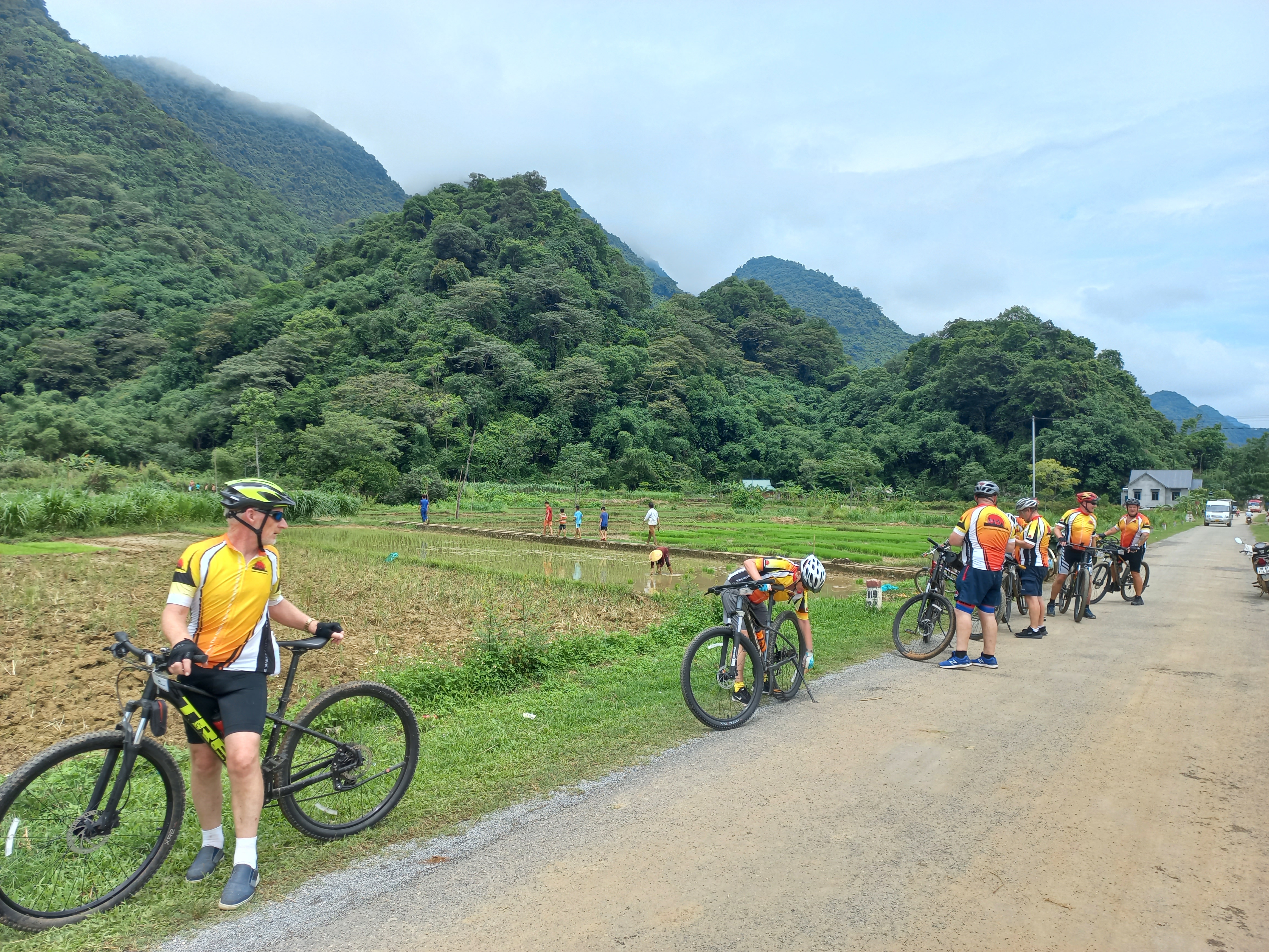 15 Days Cycle From Pakse To Hanoi.