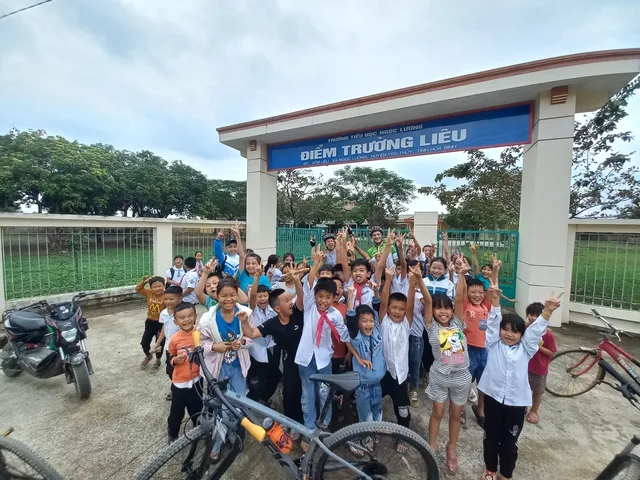 1 Day Hanoi Cycling To Villages Along Red River 1