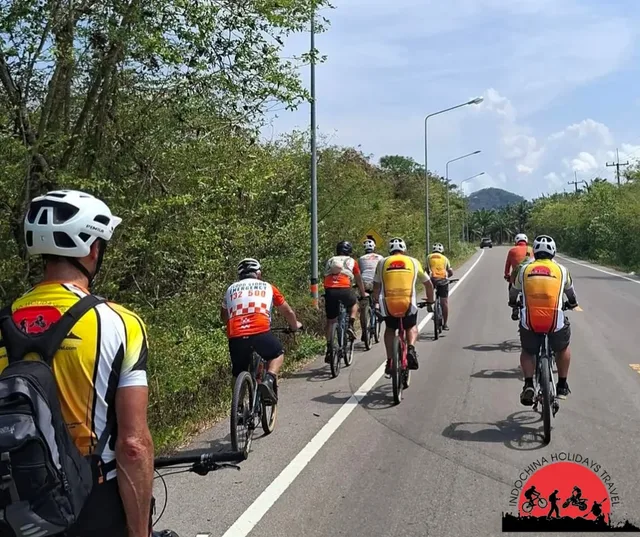 6 Days Cycling to Halong -Catba island -Cuc Phuong -Mai Chau