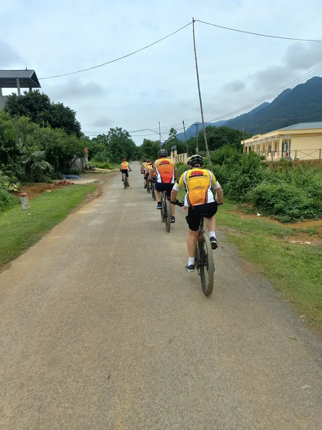 3 Days Hanoi cycling to Mai Chau and Pu Luong Retreat 2