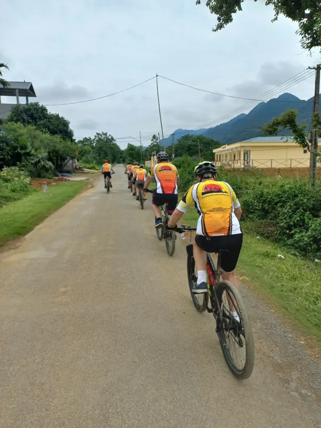 3 Days Hanoi cycling to Mai Chau and Pu Luong Retreat 3