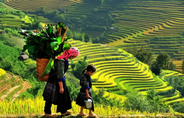 Hanoi Challenge to Taxua Mummit and Tran Tau Hot springs - 4 Days 4